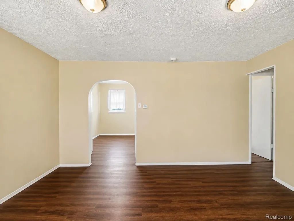 3316 Lockhead Street Burton City MI 48529