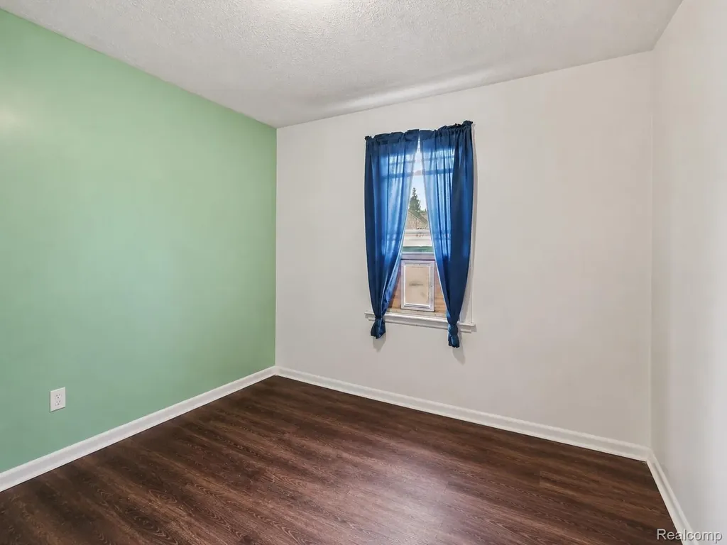 3316 Lockhead Street Burton City MI 48529