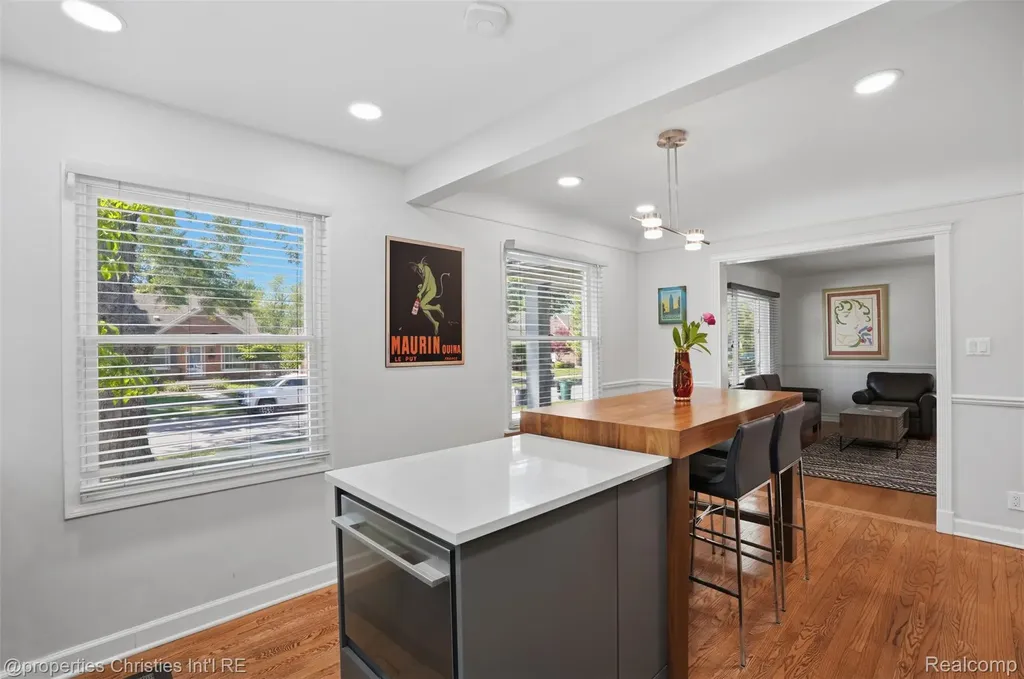 4602 Groveland Avenue Royal Oak City MI 48073