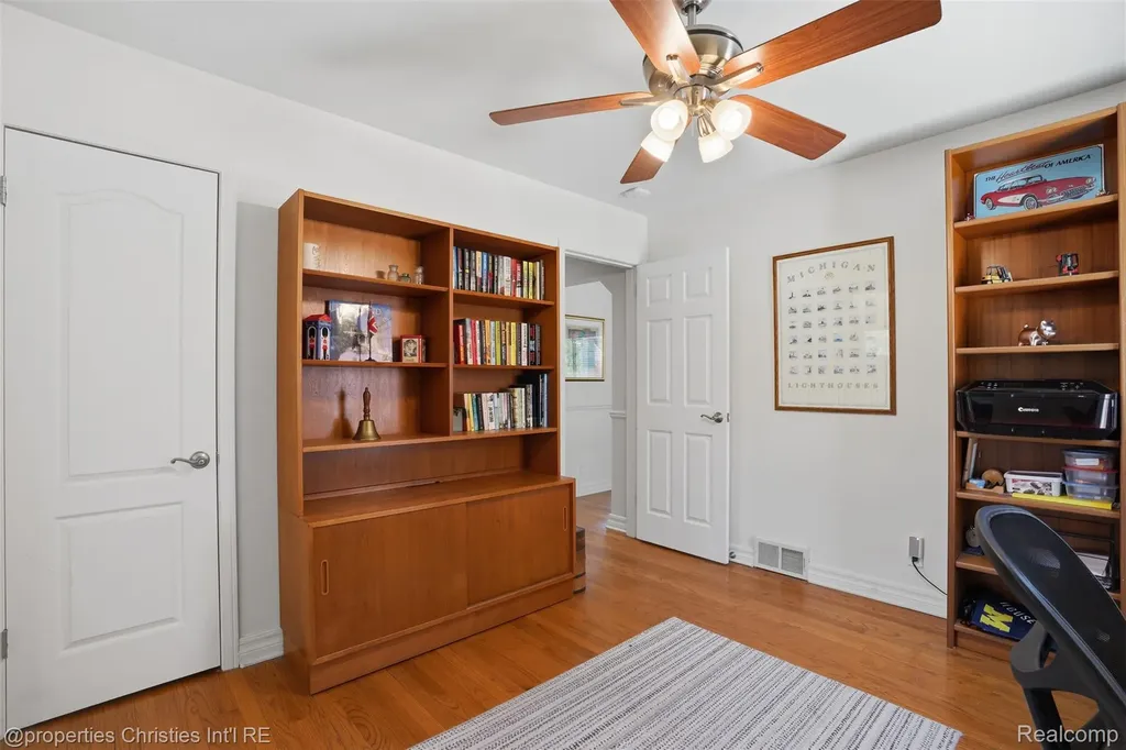 4602 Groveland Avenue Royal Oak City MI 48073