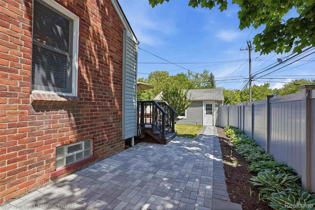4602 Groveland Avenue Royal Oak City MI 48073