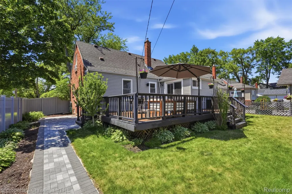 4602 Groveland Avenue Royal Oak City MI 48073