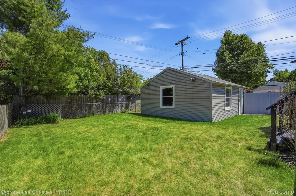 4602 Groveland Avenue Royal Oak City MI 48073