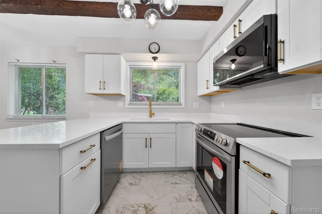 16240 Forestview Drive Clinton Charter Township MI 48036