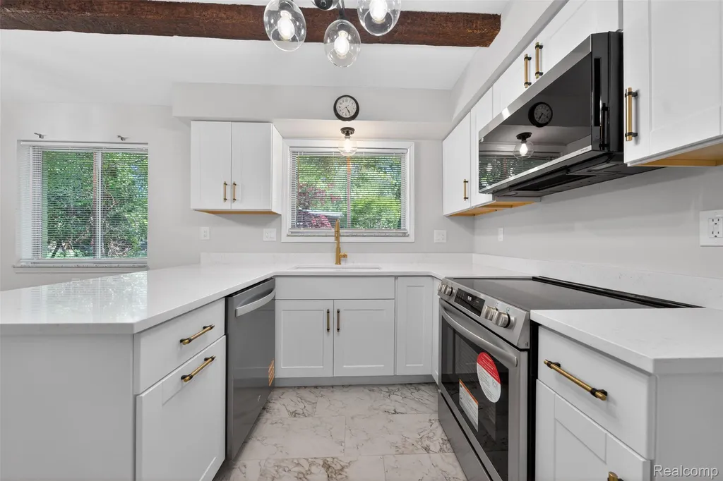16240 Forestview Drive Clinton Charter Township MI 48036