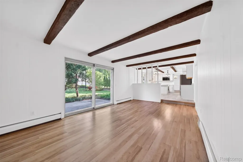 16240 Forestview Drive Clinton Charter Township MI 48036