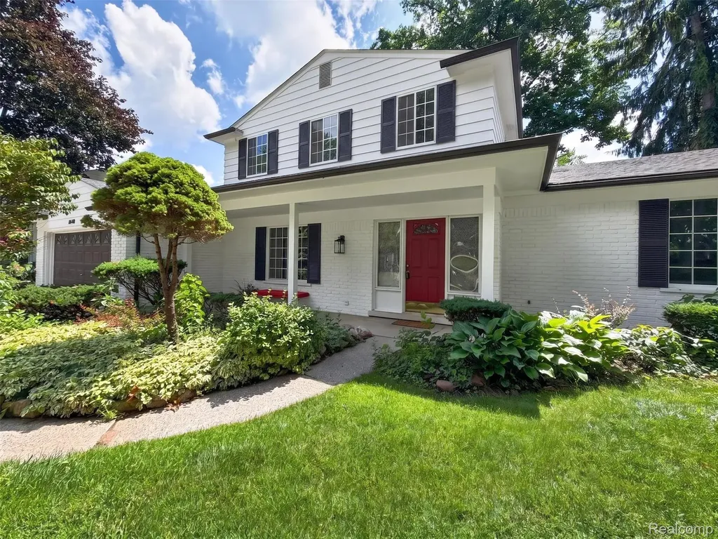 16240 Forestview Drive Clinton Charter Township MI 48036