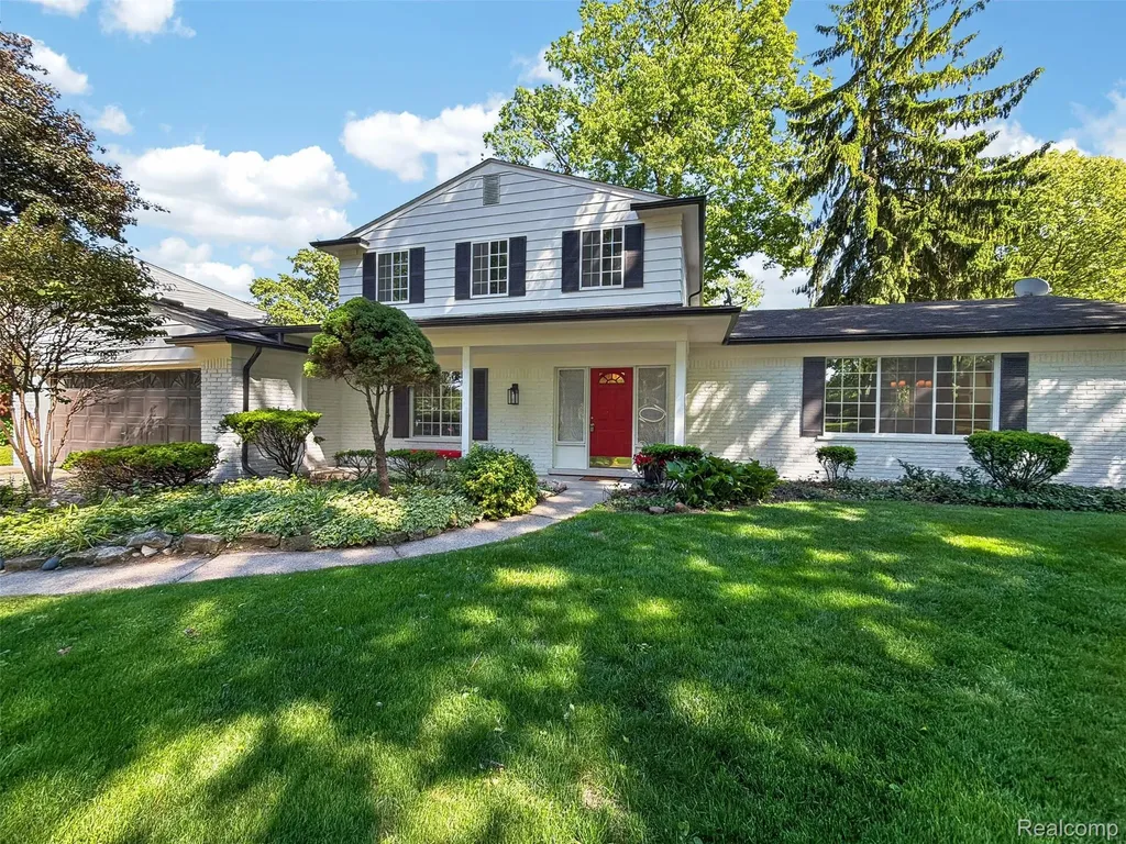 16240 Forestview Drive Clinton Charter Township MI 48036