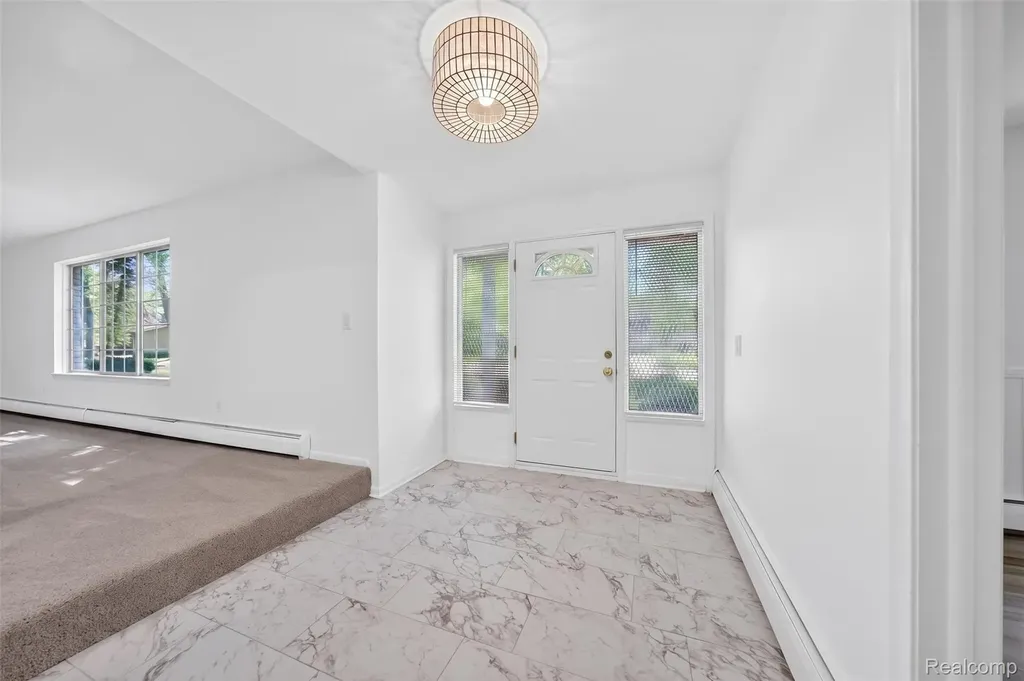 16240 Forestview Drive Clinton Charter Township MI 48036