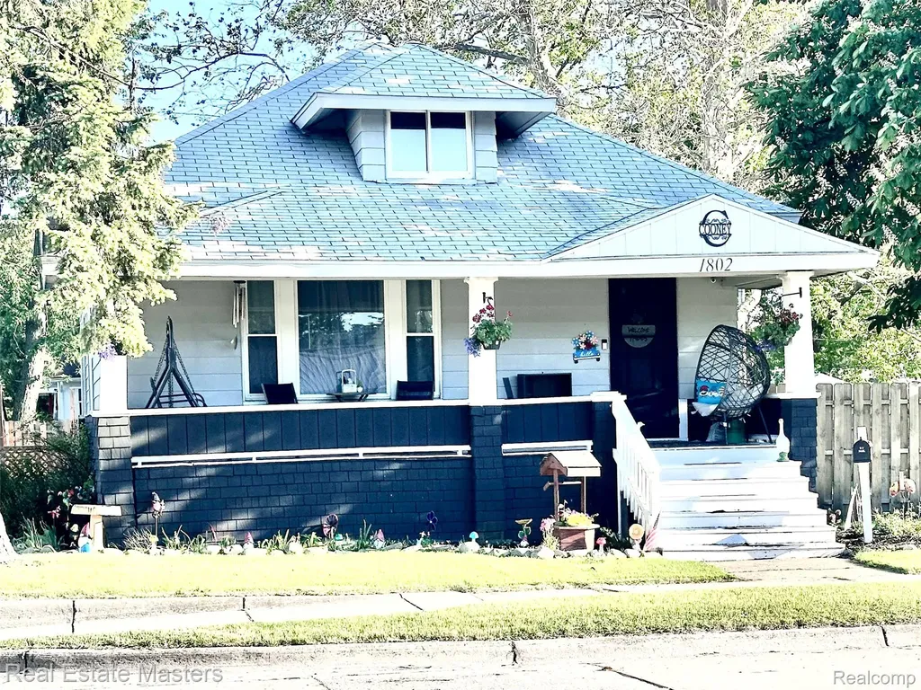 1802 Oak Street Port Huron City MI 48060