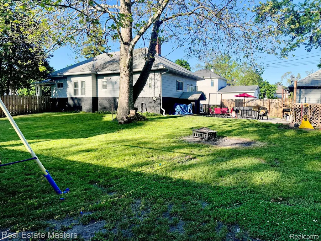 1802 Oak Street Port Huron City MI 48060