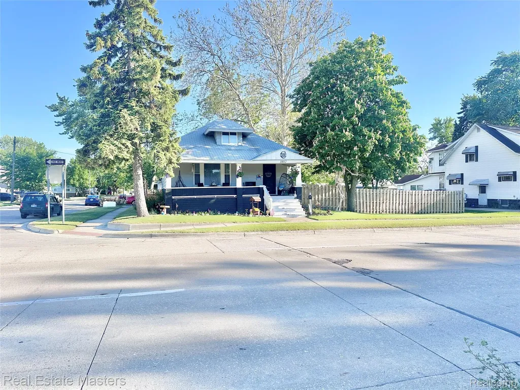1802 Oak Street Port Huron City MI 48060