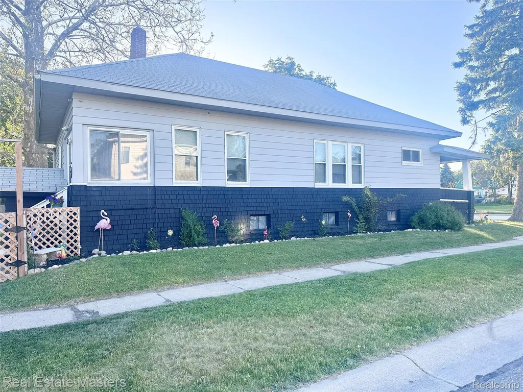 1802 Oak Street Port Huron City MI 48060