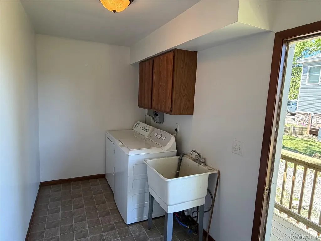 2130 Webster Park Drive Genoa Township MI 48843