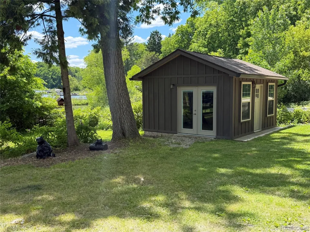 2130 Webster Park Drive Genoa Township MI 48843
