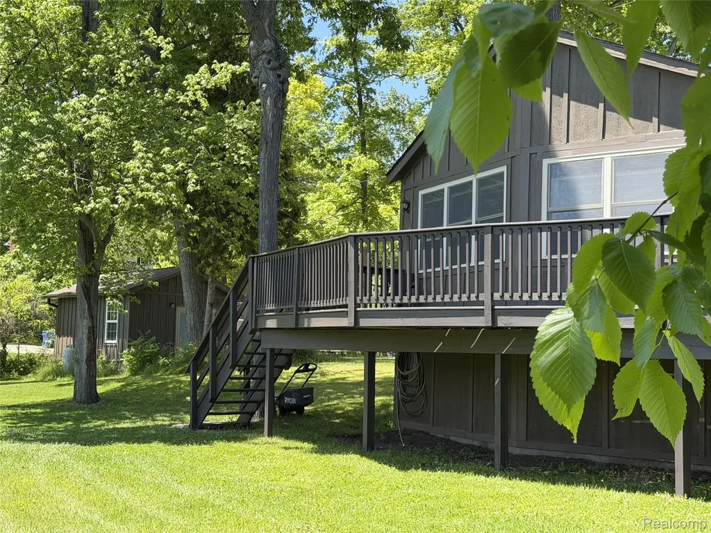 2130 Webster Park Drive Genoa Township MI 48843