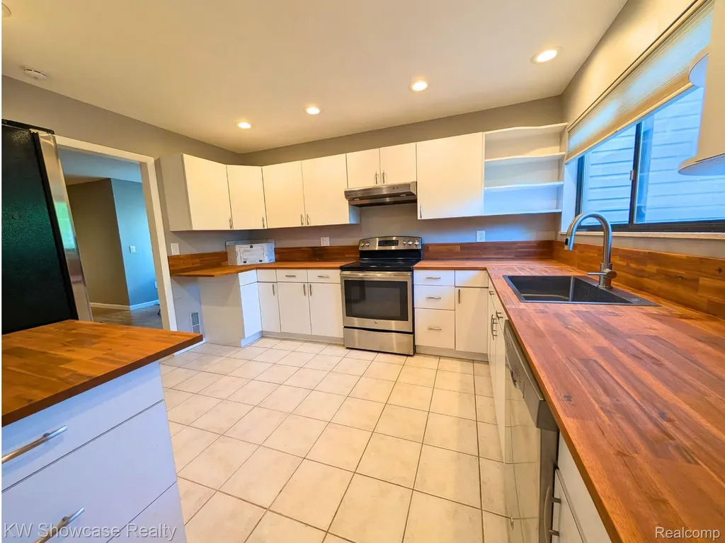 6164 Palomino Court West Bloomfield Charter Township MI 48322