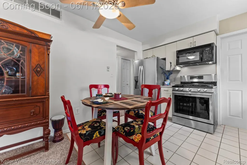 6589 Doyon Drive S Waterford Charter Township MI 48327
