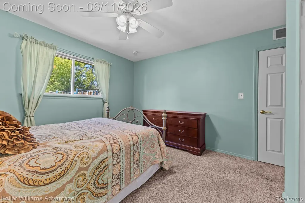 6589 Doyon Drive S Waterford Charter Township MI 48327