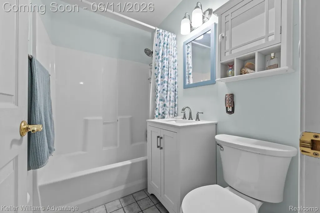 6589 Doyon Drive S Waterford Charter Township MI 48327