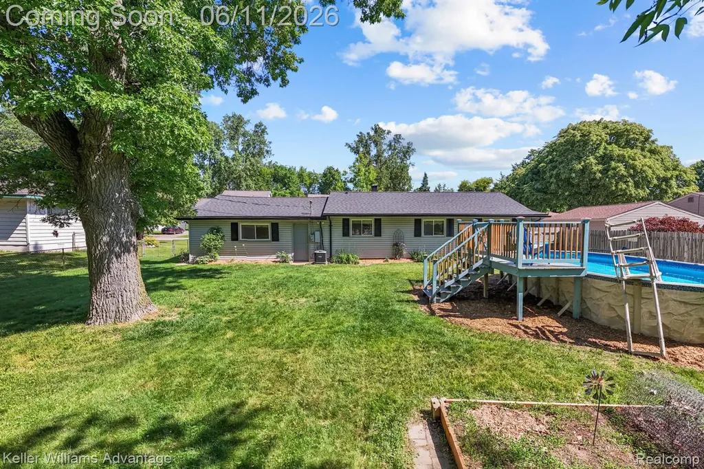 6589 Doyon Drive S Waterford Charter Township MI 48327