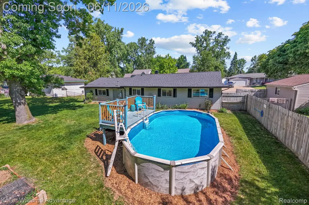 6589 Doyon Drive S Waterford Charter Township MI 48327