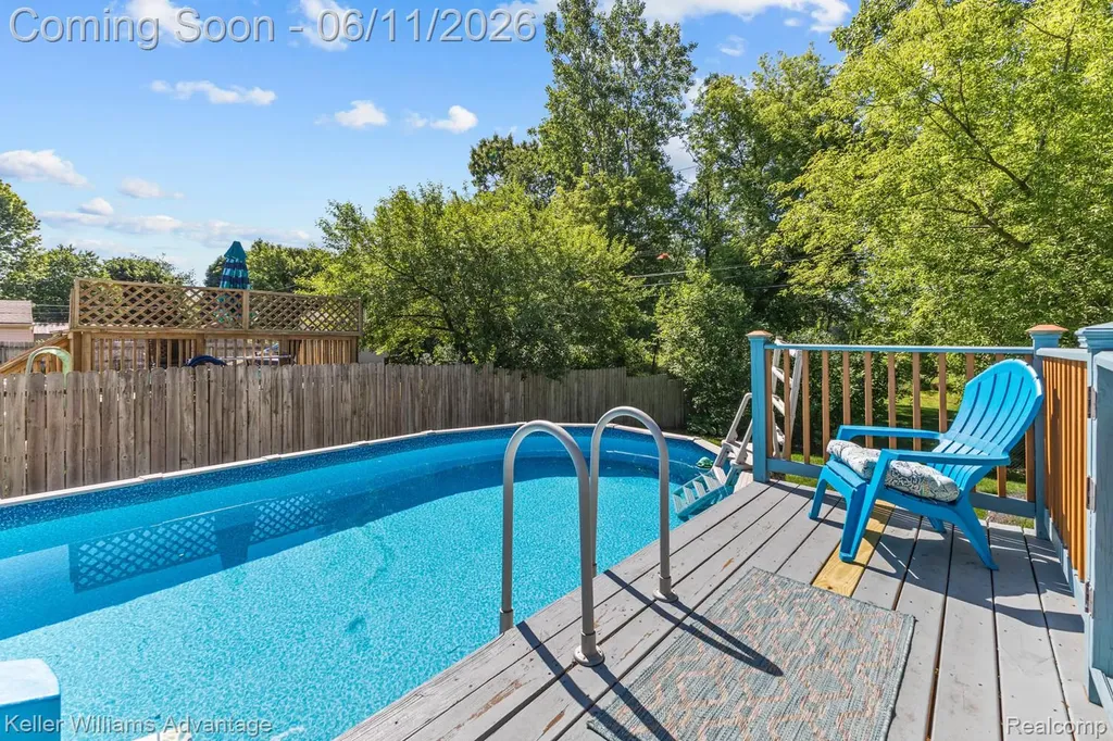 6589 Doyon Drive S Waterford Charter Township MI 48327