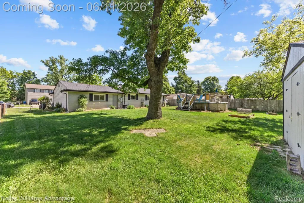 6589 Doyon Drive S Waterford Charter Township MI 48327