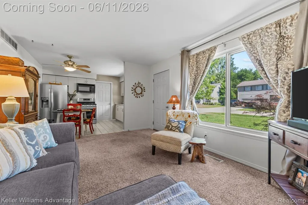 6589 Doyon Drive S Waterford Charter Township MI 48327