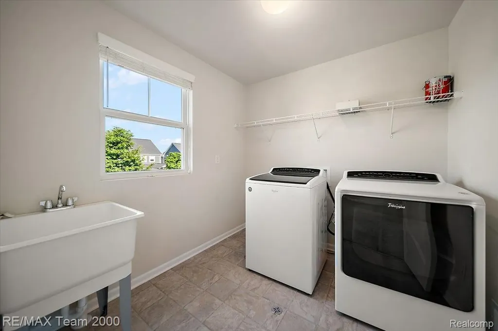 50621 Eisenhower Drive Canton Charter Township MI 48188