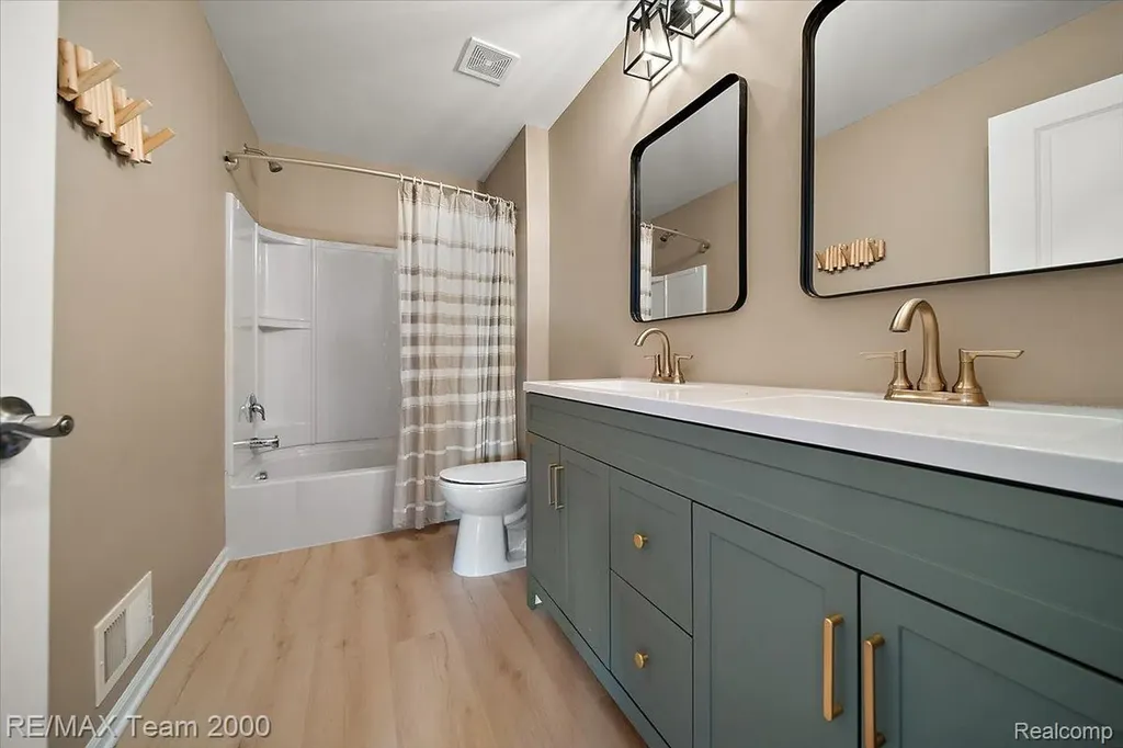 50621 Eisenhower Drive Canton Charter Township MI 48188