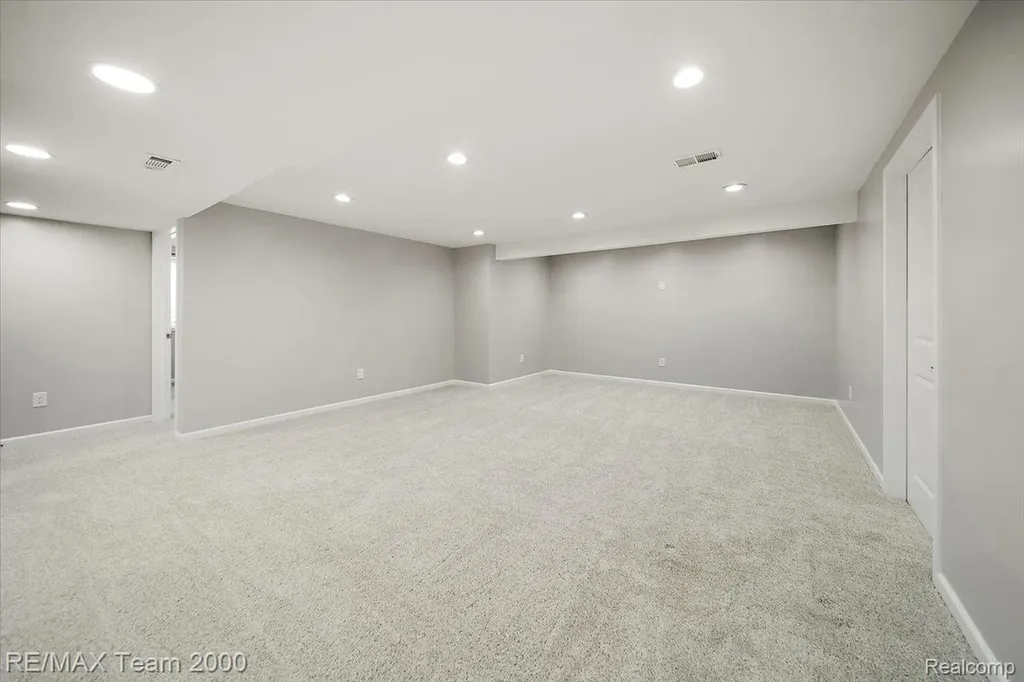 50621 Eisenhower Drive Canton Charter Township MI 48188