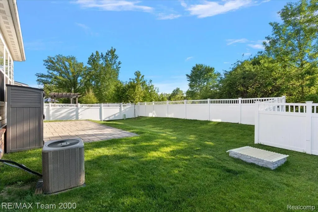 50621 Eisenhower Drive Canton Charter Township MI 48188