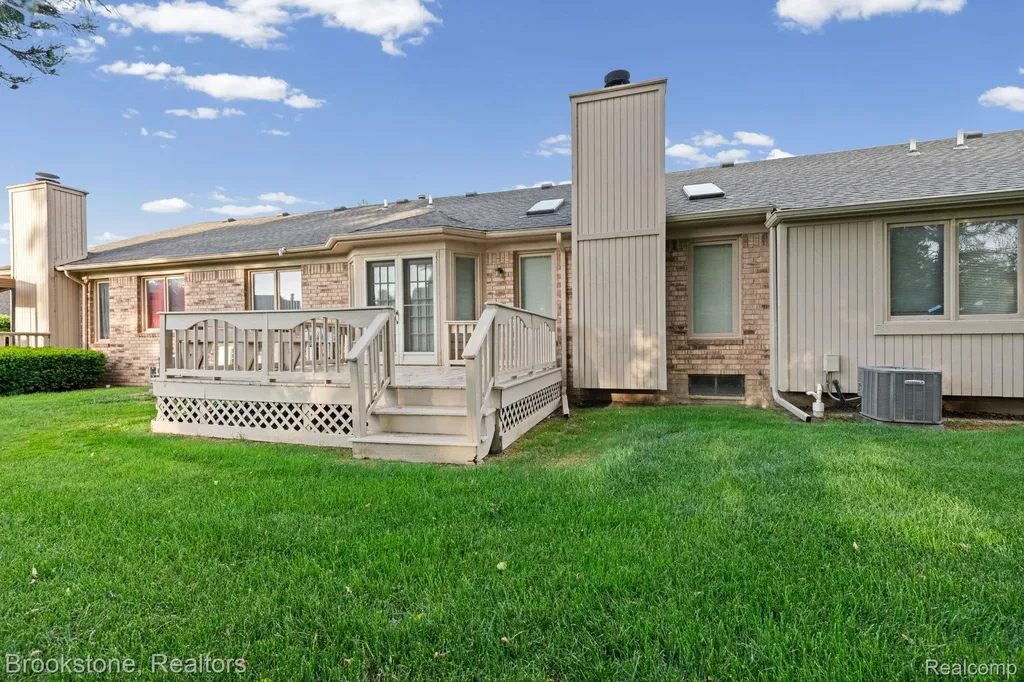 41213 Whispering Oaks Drive Clinton Charter Township MI 48038