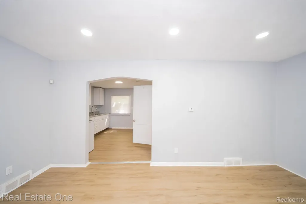 22675 Santa Maria Street Detroit City MI 48219