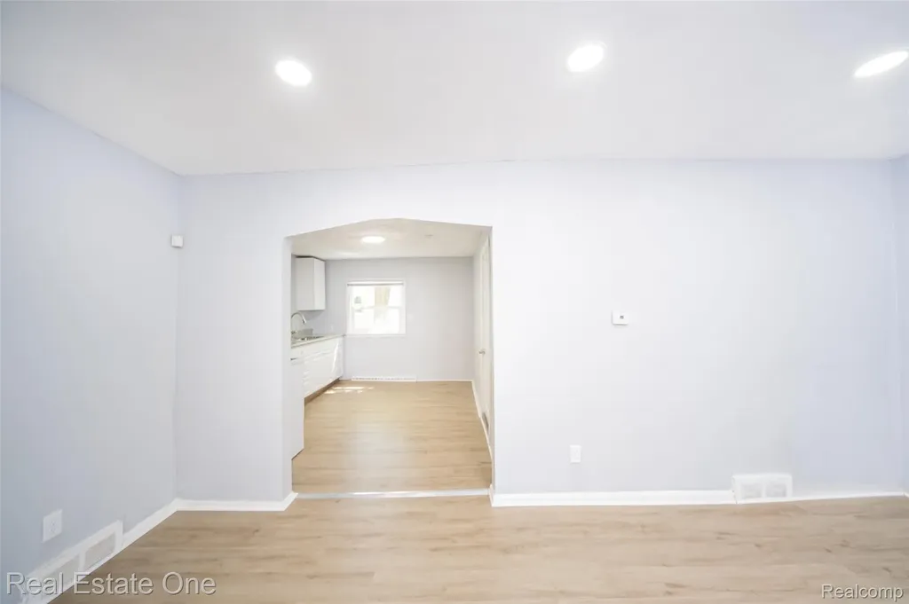 22675 Santa Maria Street Detroit City MI 48219