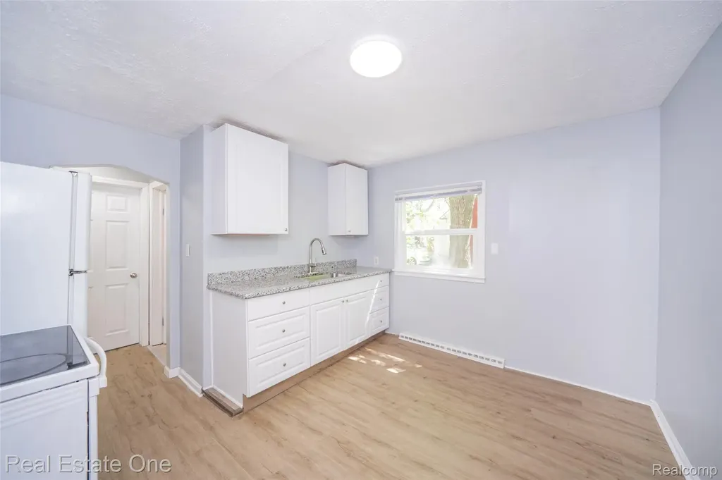 22675 Santa Maria Street Detroit City MI 48219