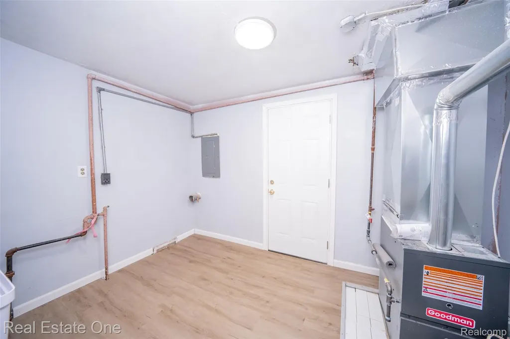 22675 Santa Maria Street Detroit City MI 48219