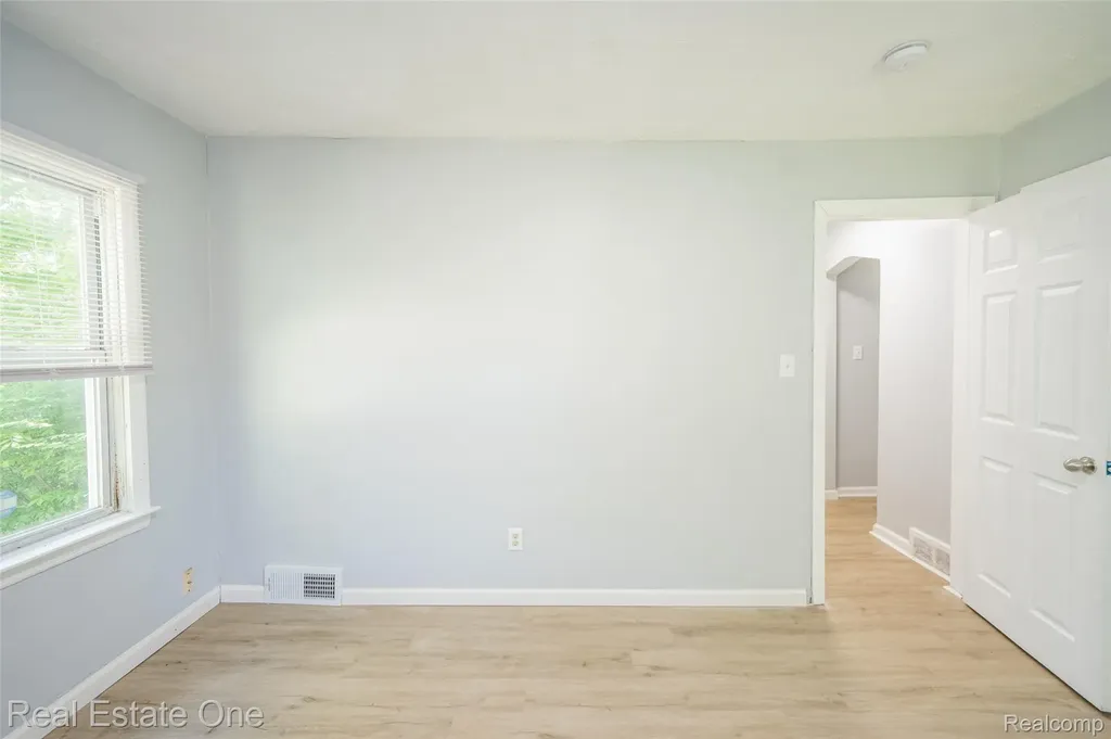 22675 Santa Maria Street Detroit City MI 48219