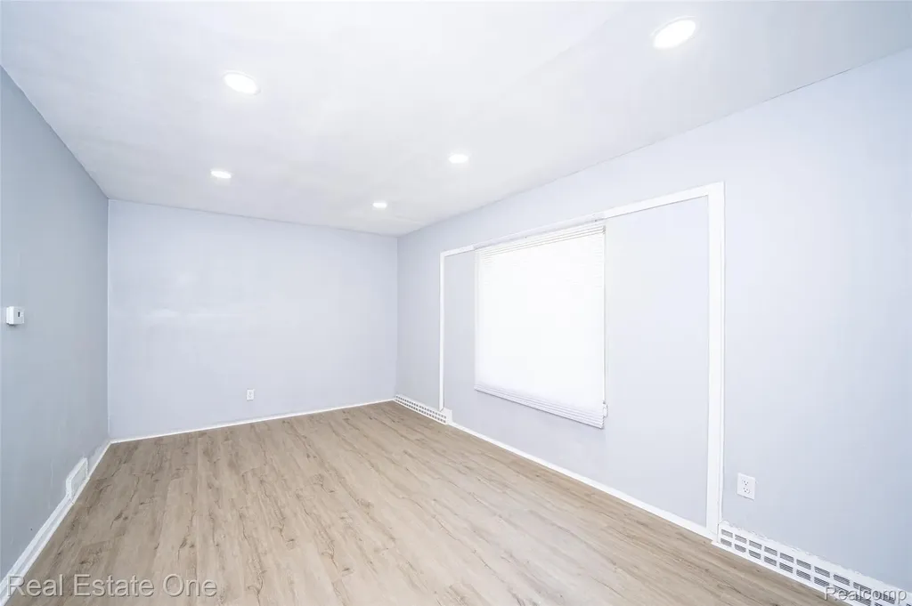 22675 Santa Maria Street Detroit City MI 48219
