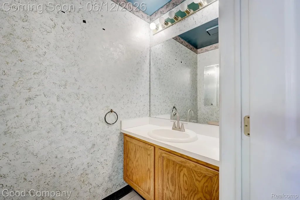 7354 Birkshire West Bloomfield Charter Township MI 48322