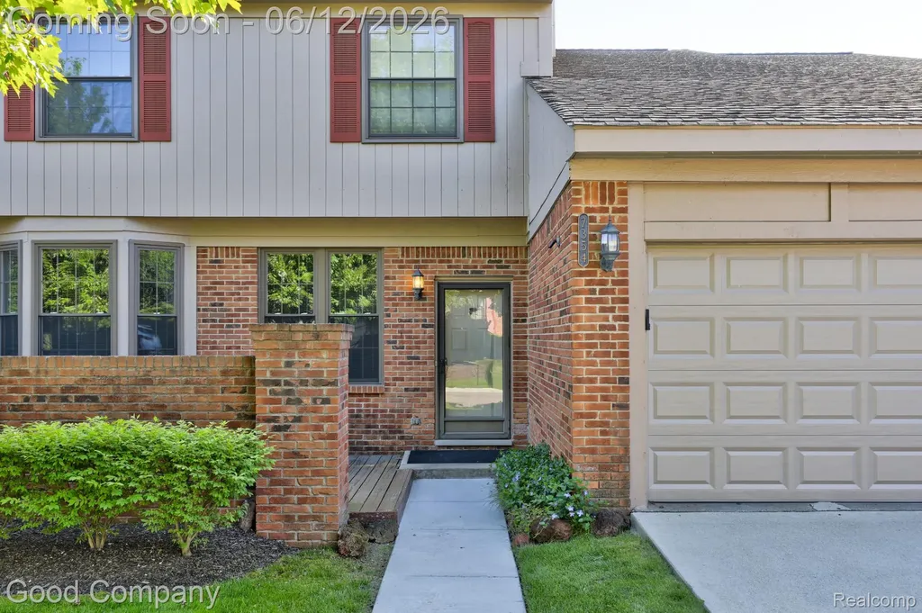 7354 Birkshire West Bloomfield Charter Township MI 48322