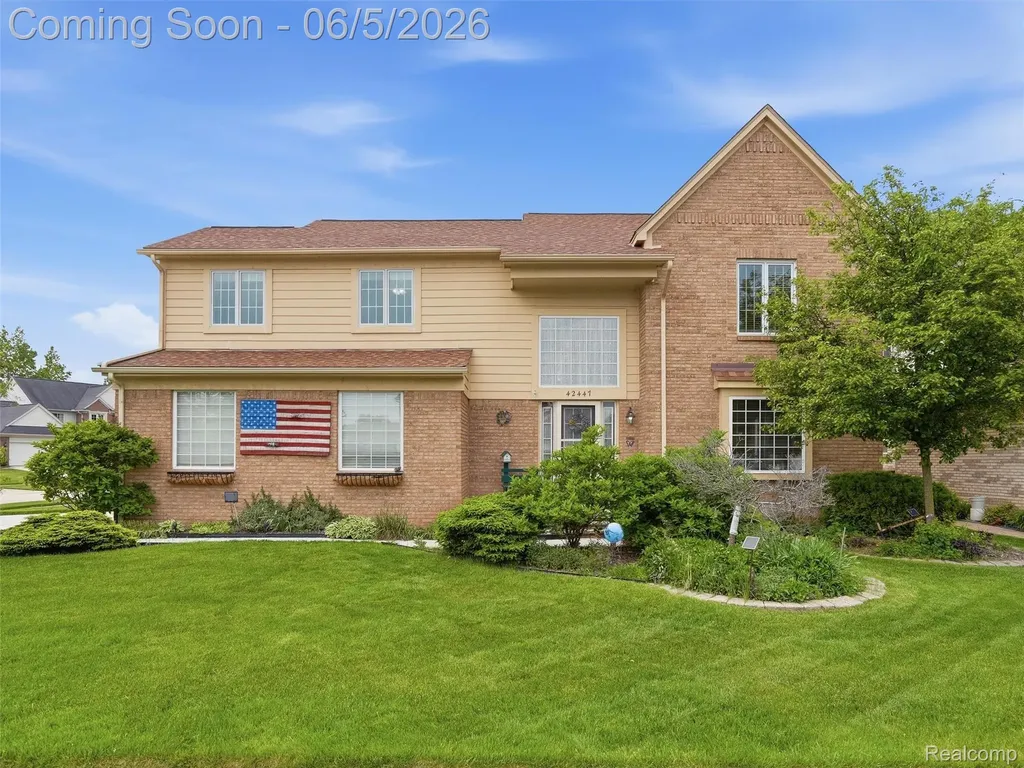 42447 Sheridan Drive Clinton Charter Township MI 48038