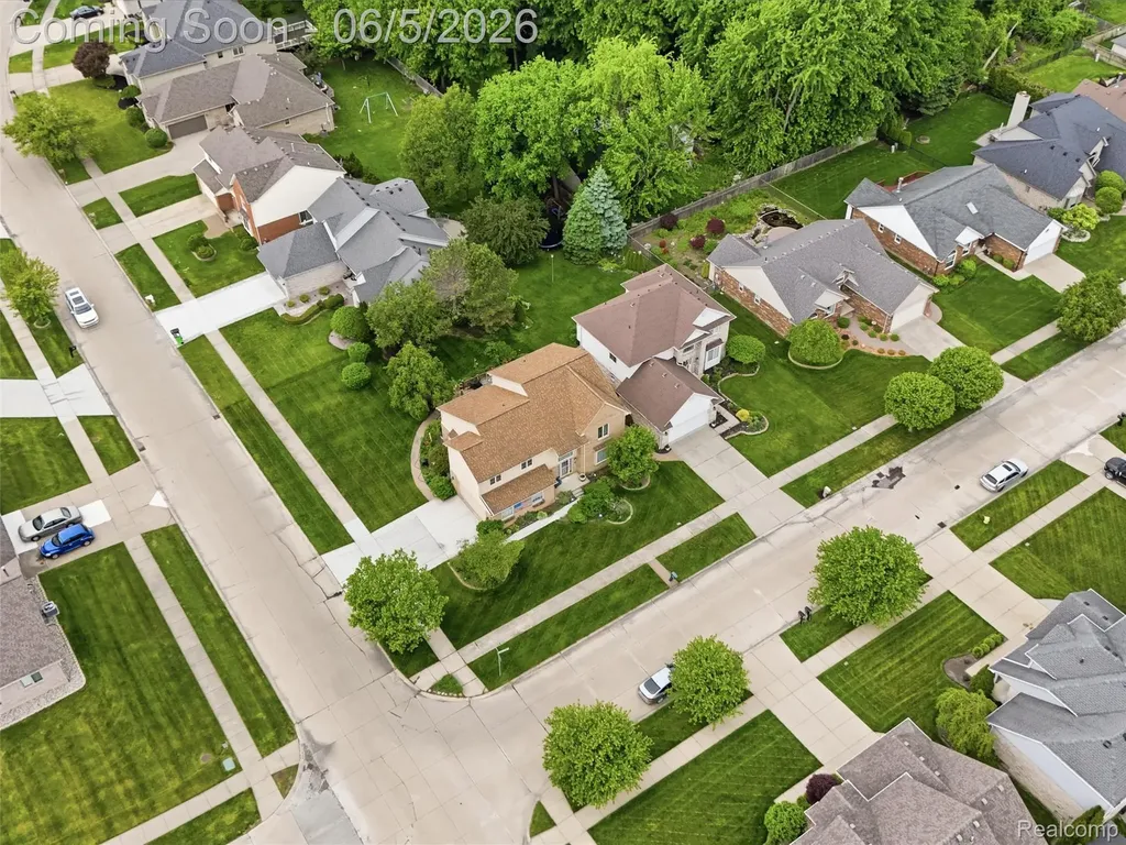 42447 Sheridan Drive Clinton Charter Township MI 48038