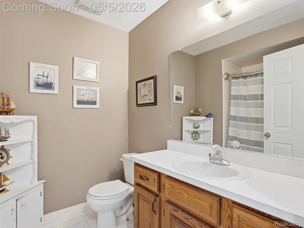 42447 Sheridan Drive Clinton Charter Township MI 48038