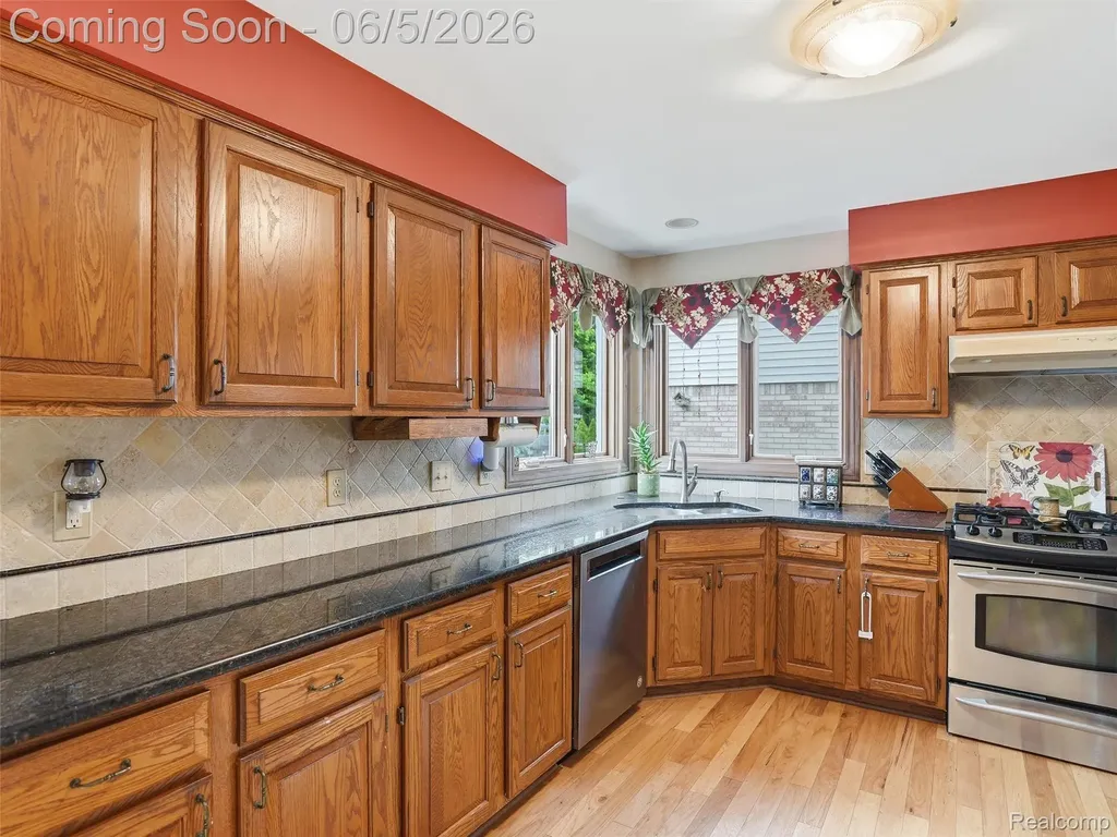 42447 Sheridan Drive Clinton Charter Township MI 48038
