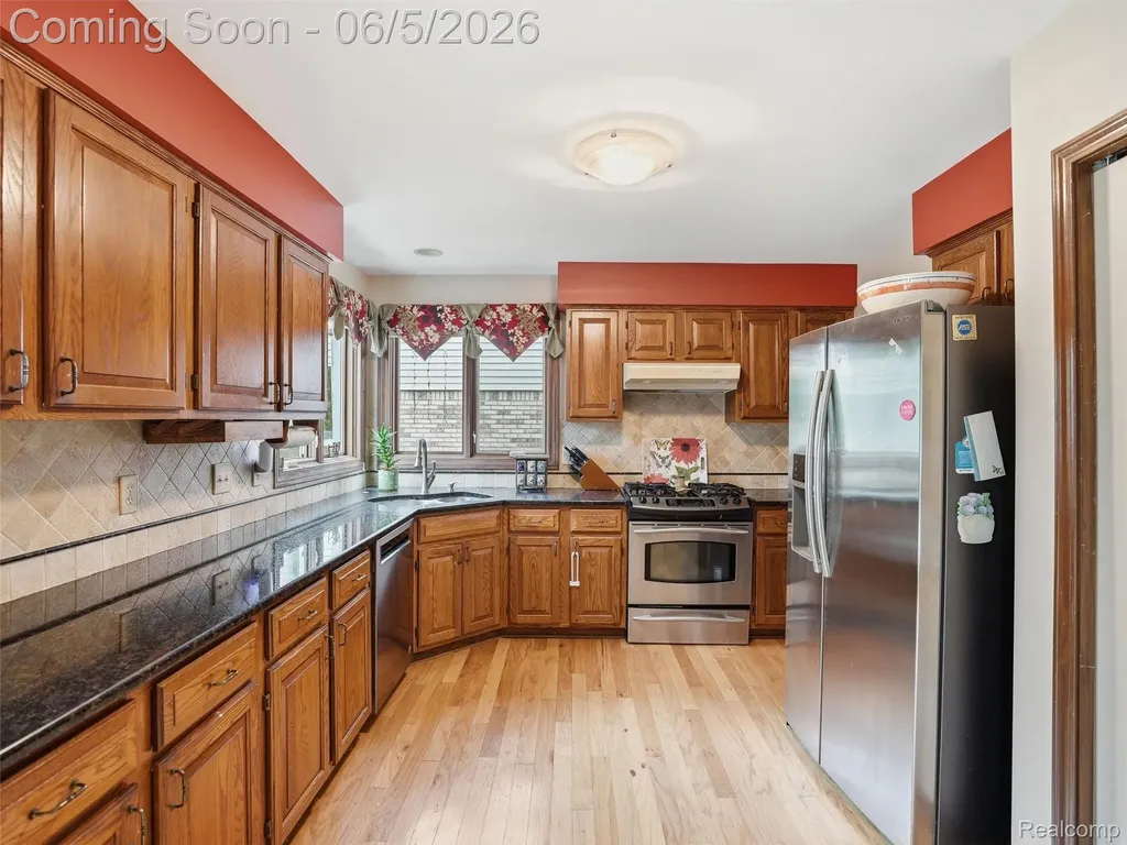 42447 Sheridan Drive Clinton Charter Township MI 48038