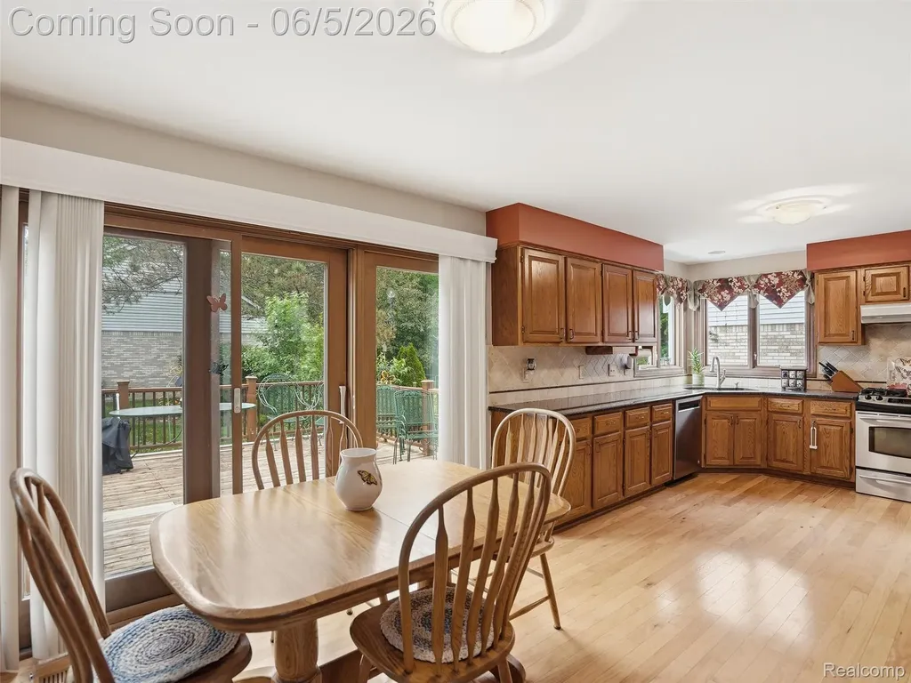 42447 Sheridan Drive Clinton Charter Township MI 48038