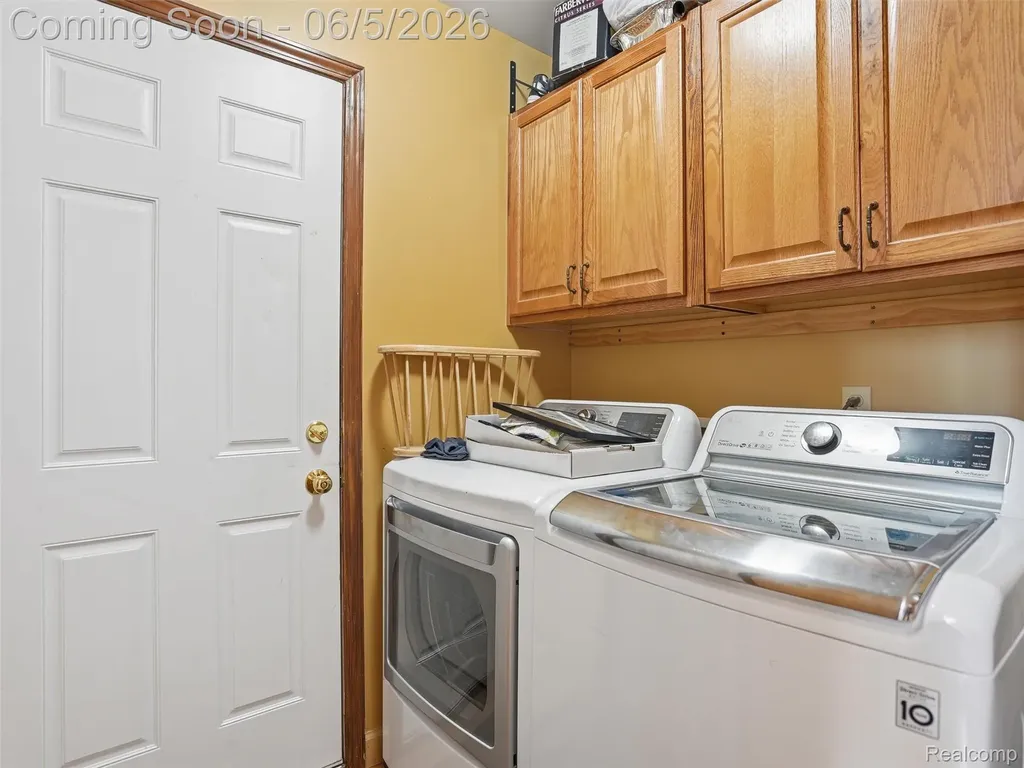 42447 Sheridan Drive Clinton Charter Township MI 48038