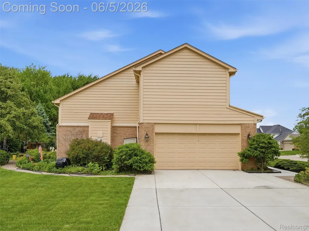 42447 Sheridan Drive Clinton Charter Township MI 48038
